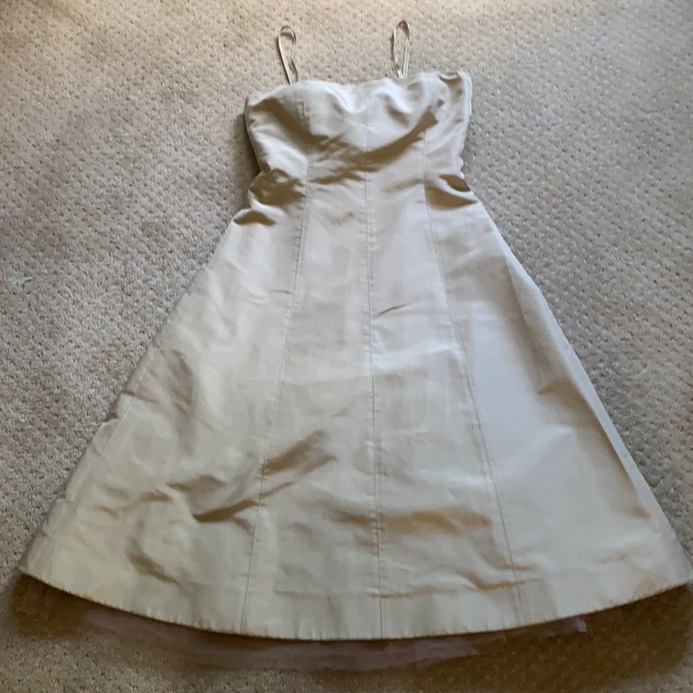 J Crew dress. Size 2. 100% Silk. Excellent condition.